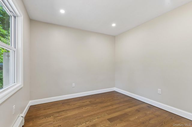 5 Kew Drive, Sound Beach, NY 11789
