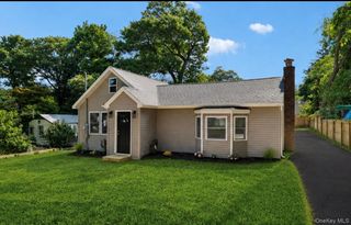 5 Kew Drive, Sound Beach, NY 11789