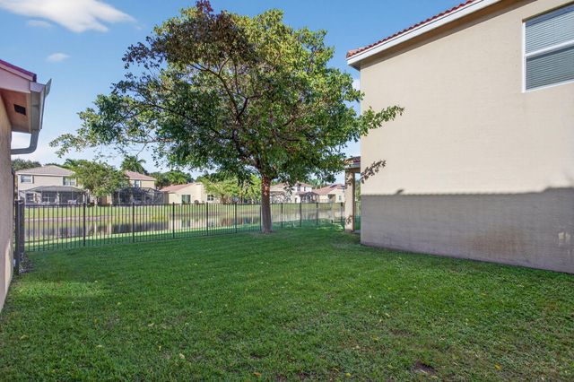 7673 Corkwood Ave, Boynton Beach, FL 33437