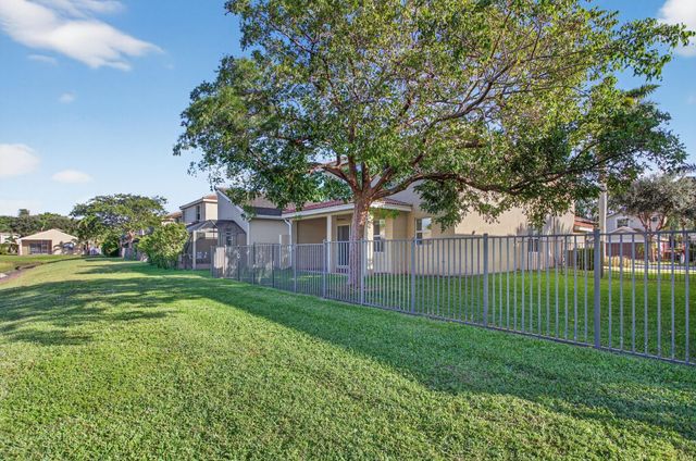 7673 Corkwood Ave, Boynton Beach, FL 33437