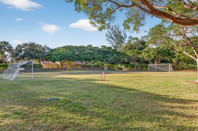 7673 Corkwood Ave, Boynton Beach, FL 33437