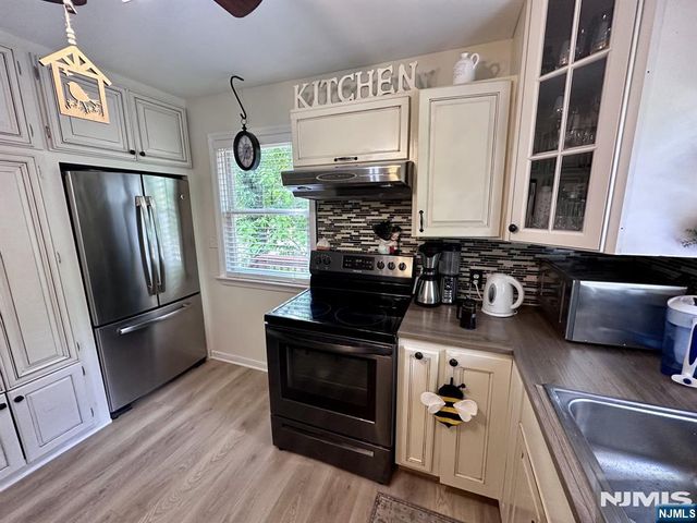 13 Oak Street, Wanaque, NJ 07420