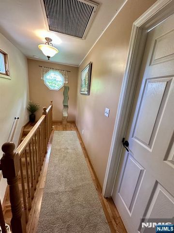 13 Oak Street, Wanaque, NJ 07420