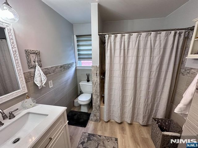 13 Oak Street, Wanaque, NJ 07420