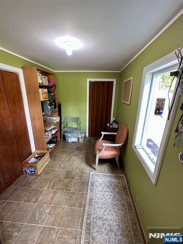 13 Oak Street, Wanaque, NJ 07420