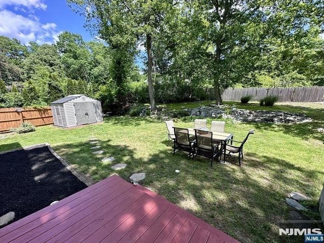 13 Oak Street, Wanaque, NJ 07420
