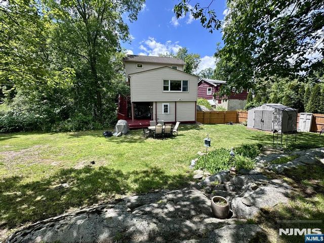 13 Oak Street, Wanaque, NJ 07420