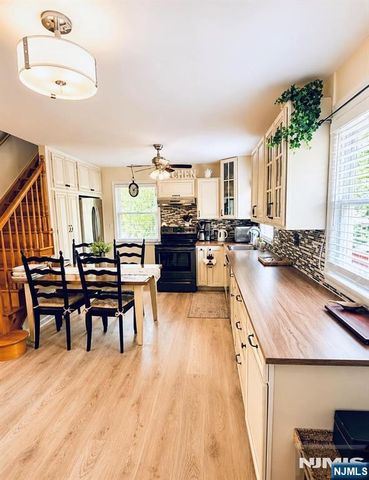13 Oak Street, Wanaque, NJ 07420