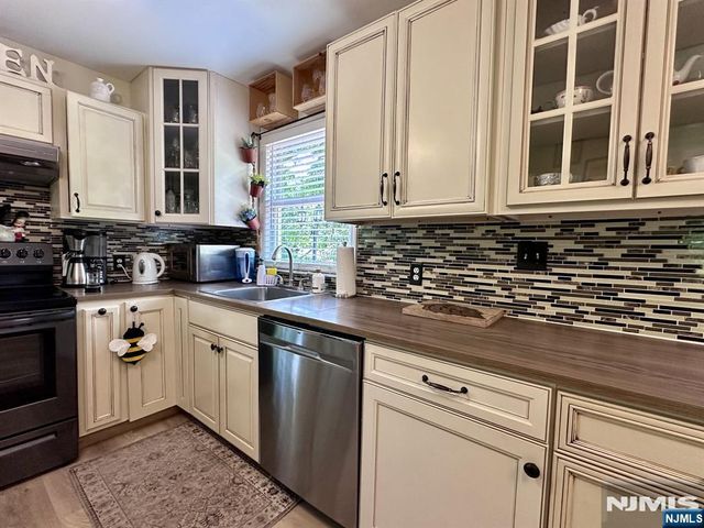 13 Oak Street, Wanaque, NJ 07420