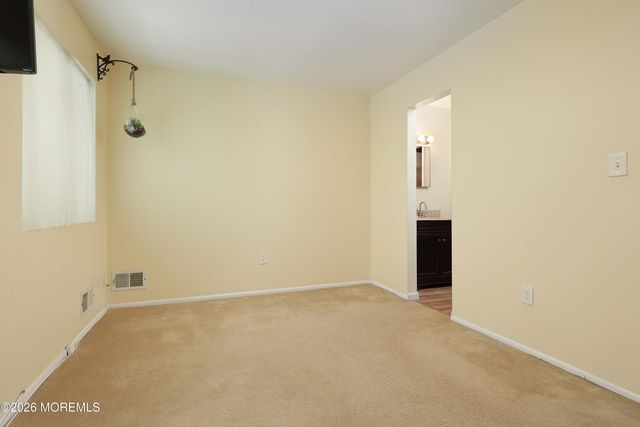 253 Clubhouse Drive, Middletown, NJ 07748