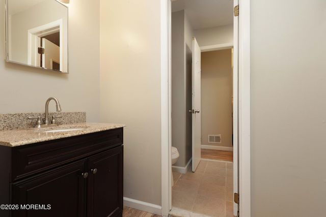 253 Clubhouse Drive, Middletown, NJ 07748