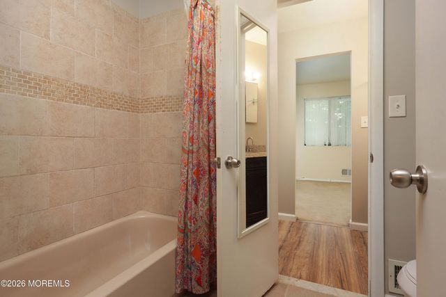 253 Clubhouse Drive, Middletown, NJ 07748