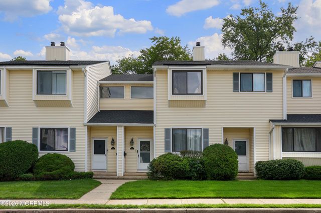 253 Clubhouse Drive, Middletown, NJ 07748
