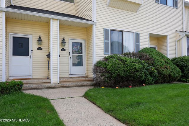 253 Clubhouse Drive, Middletown, NJ 07748