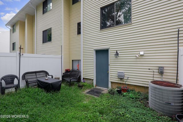 253 Clubhouse Drive, Middletown, NJ 07748