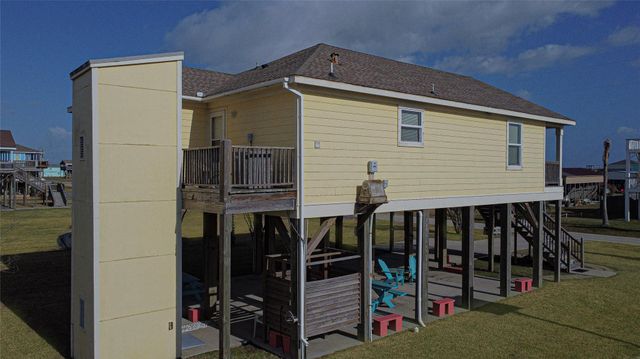 905 Sage Road, Crystal Beach, TX 77650