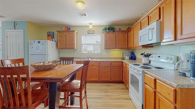 905 Sage Road, Crystal Beach, TX 77650