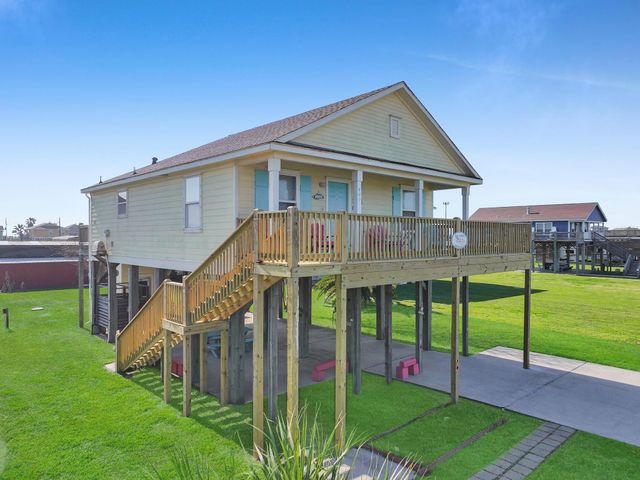 905 Sage Road, Crystal Beach, TX 77650