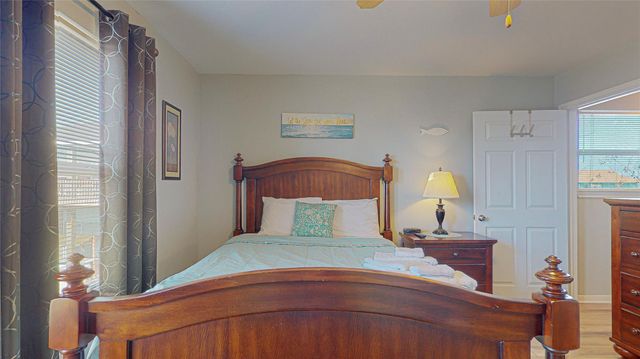 905 Sage Road, Crystal Beach, TX 77650