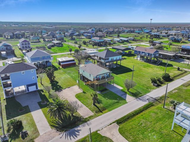 905 Sage Road, Crystal Beach, TX 77650