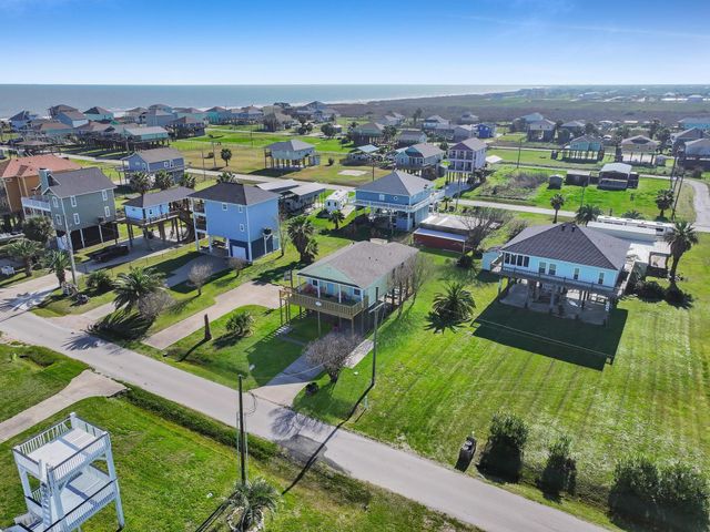 905 Sage Road, Crystal Beach, TX 77650