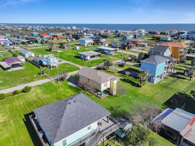 905 Sage Road, Crystal Beach, TX 77650