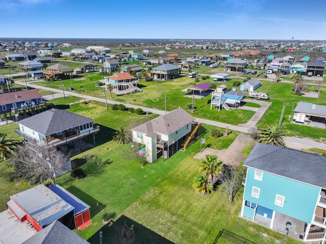 905 Sage Road, Crystal Beach, TX 77650
