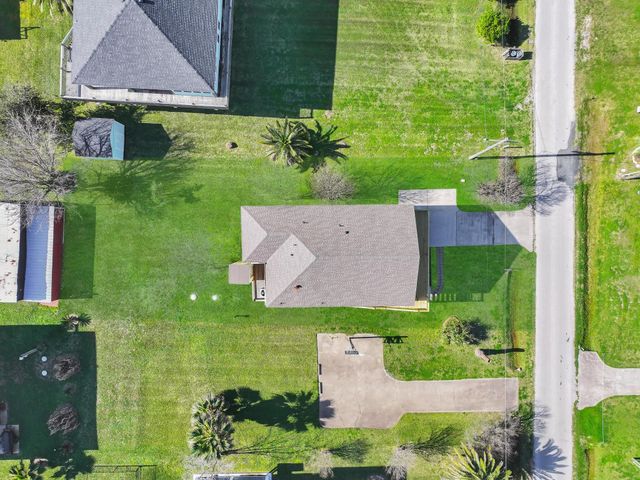 905 Sage Road, Crystal Beach, TX 77650