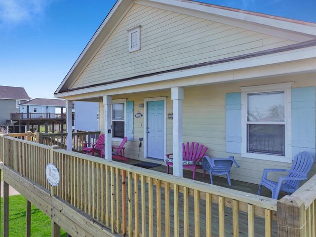 905 Sage Road, Crystal Beach, TX 77650