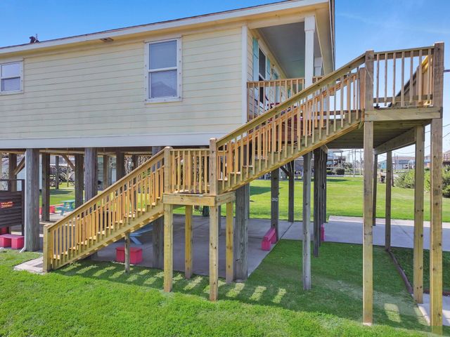 905 Sage Road, Crystal Beach, TX 77650