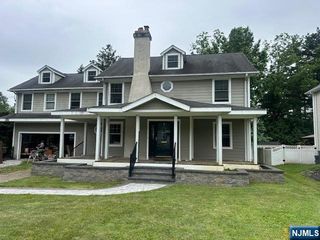 6 Colony Drive West, North Caldwell, NJ 07006