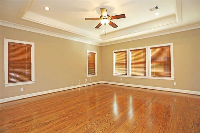 1611 Wakefield Drive, Houston, TX 77018