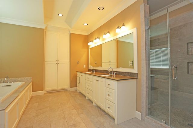 1611 Wakefield Drive, Houston, TX 77018