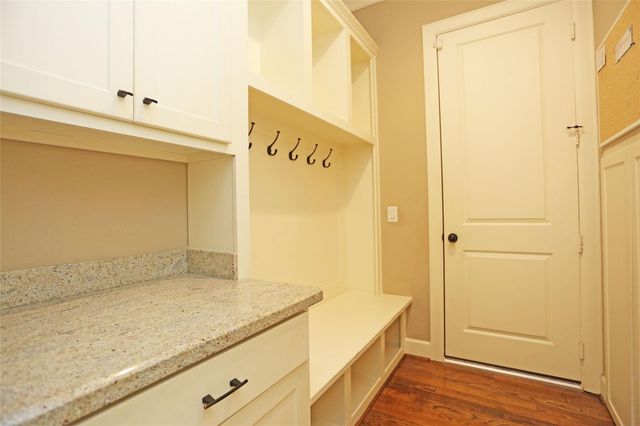 1611 Wakefield Drive, Houston, TX 77018