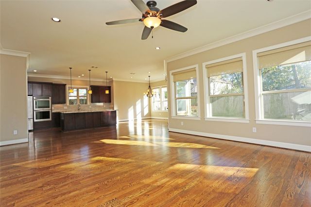 1611 Wakefield Drive, Houston, TX 77018