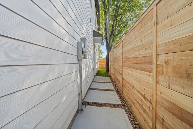 2412 Terry Street B, Houston, TX 77009