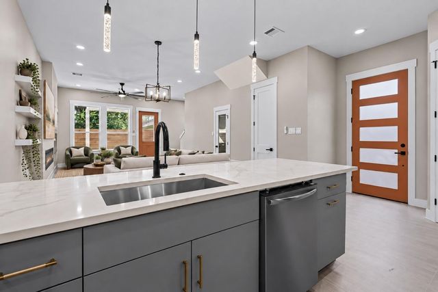 2412 Terry Street B, Houston, TX 77009