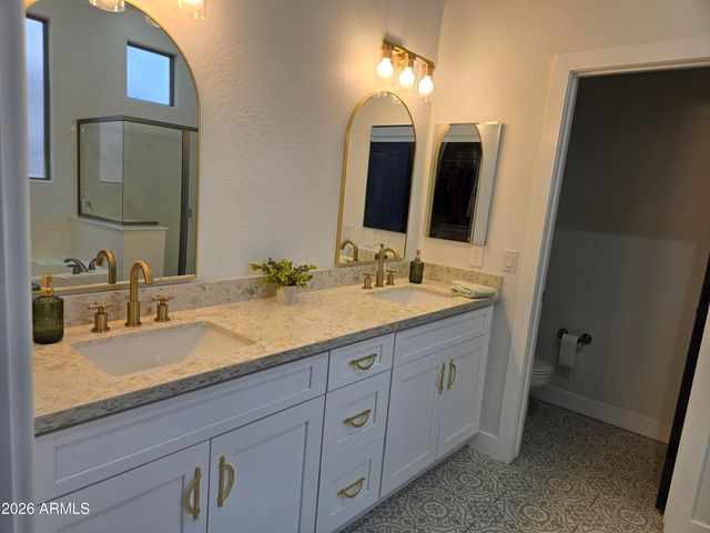 6423 W Silver Sage Lane, Phoenix, AZ 85083