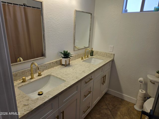 6423 W Silver Sage Lane, Phoenix, AZ 85083