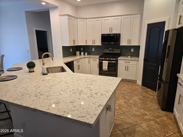 6423 W Silver Sage Lane, Phoenix, AZ 85083