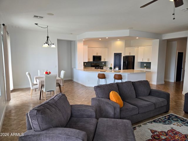 6423 W Silver Sage Lane, Phoenix, AZ 85083