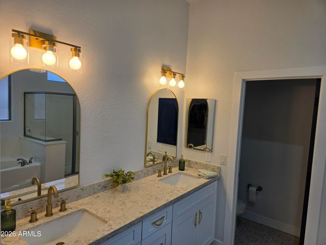 6423 W Silver Sage Lane, Phoenix, AZ 85083