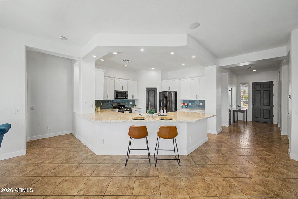 Image 10 of property listing at 6423 W Silver Sage Lane, Phoenix, AZ 85083