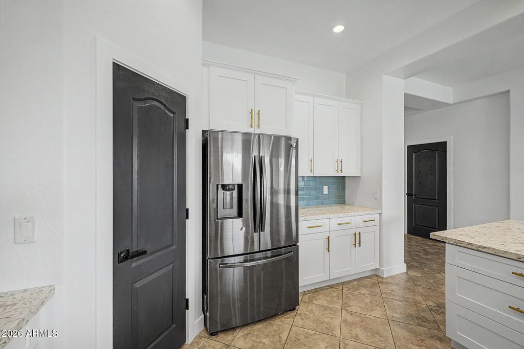 Image 12 of property listing at 6423 W Silver Sage Lane, Phoenix, AZ 85083