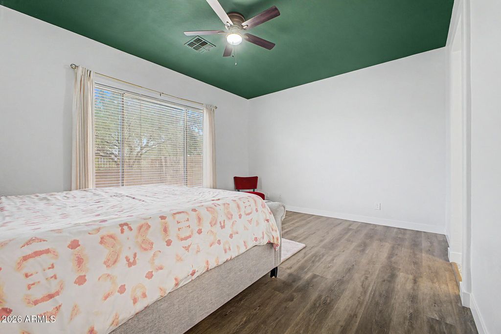 Image 15 of property listing at 6423 W Silver Sage Lane, Phoenix, AZ 85083