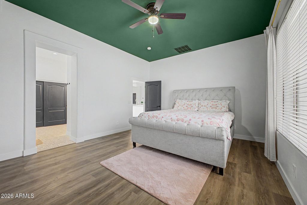 Image 16 of property listing at 6423 W Silver Sage Lane, Phoenix, AZ 85083