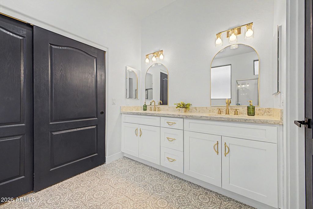 Image 19 of property listing at 6423 W Silver Sage Lane, Phoenix, AZ 85083