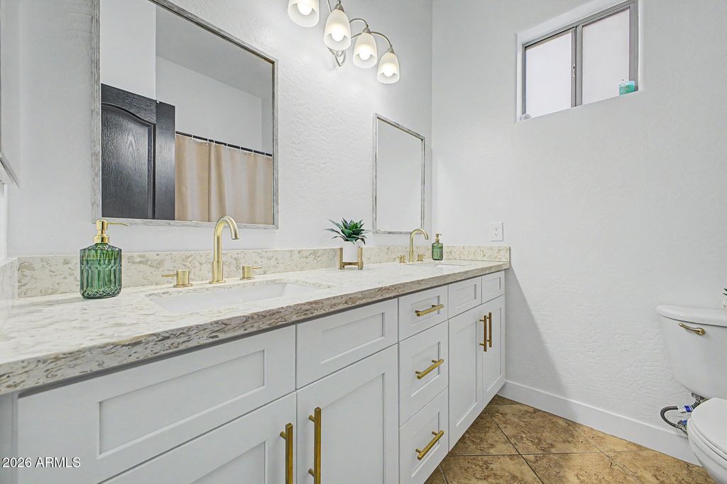 Image 27 of property listing at 6423 W Silver Sage Lane, Phoenix, AZ 85083