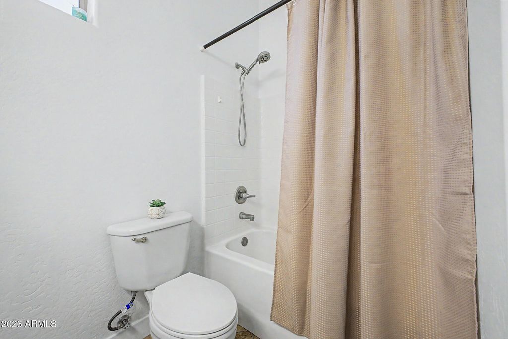 Image 28 of property listing at 6423 W Silver Sage Lane, Phoenix, AZ 85083