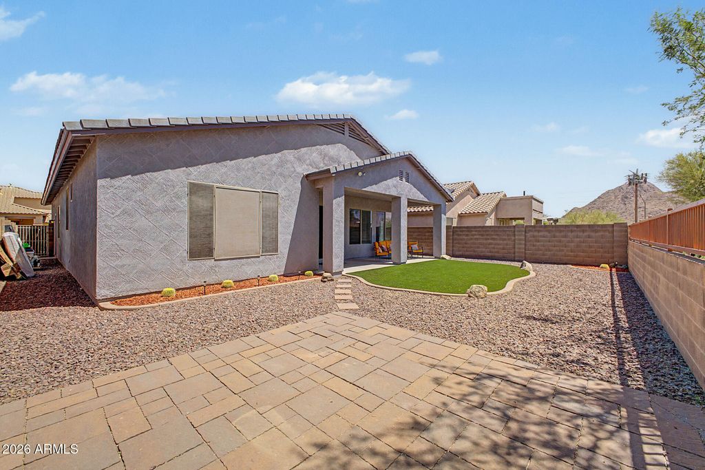 Image 33 of property listing at 6423 W Silver Sage Lane, Phoenix, AZ 85083